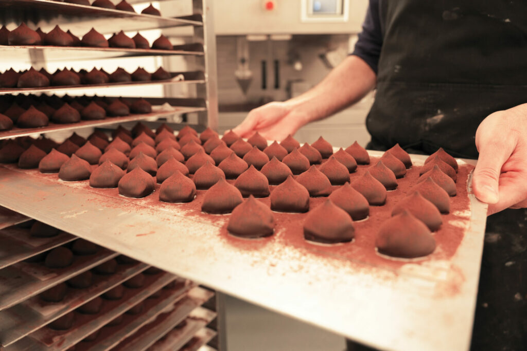 praline sur une plaque en cuisine